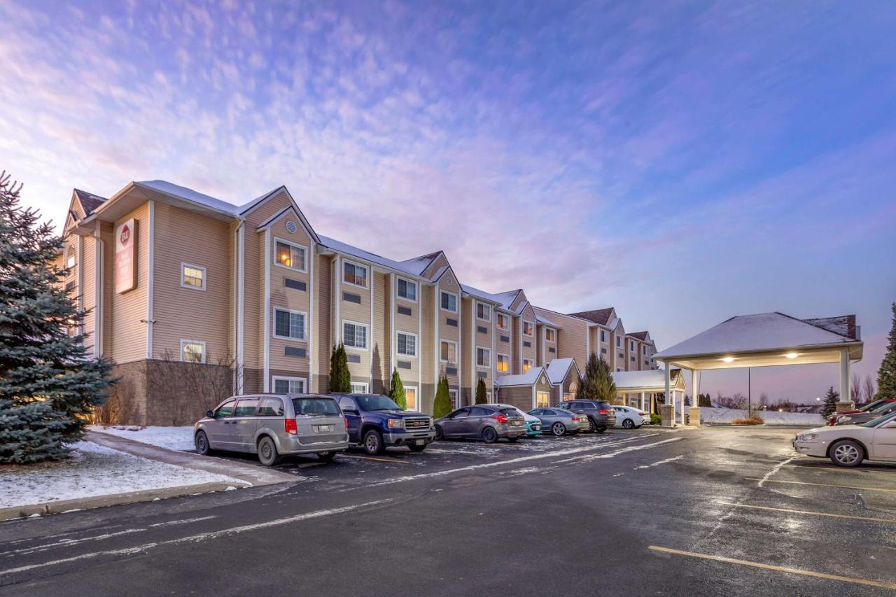 Best Western Plus Woodstock Inn & Suites Exterior photo