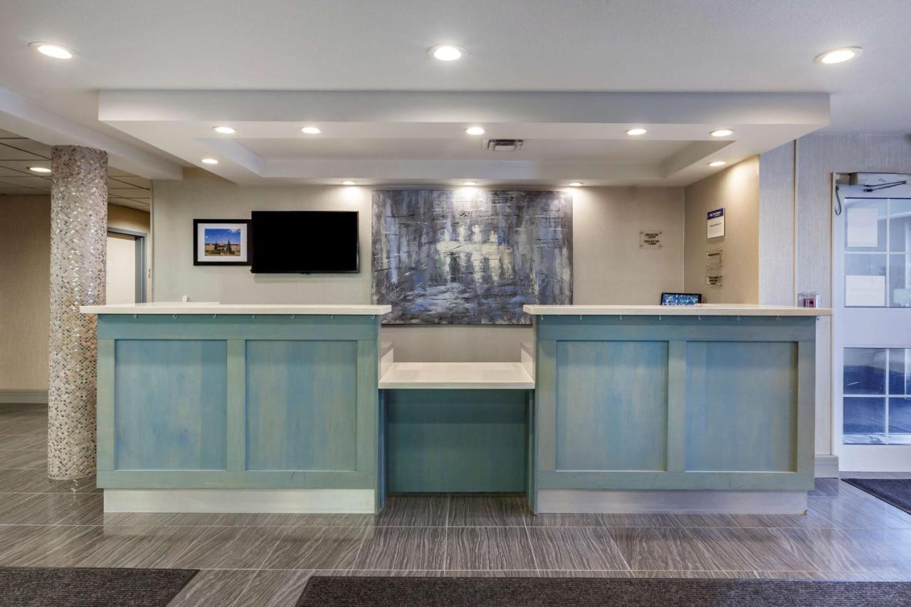 Best Western Plus Woodstock Inn & Suites Exterior photo