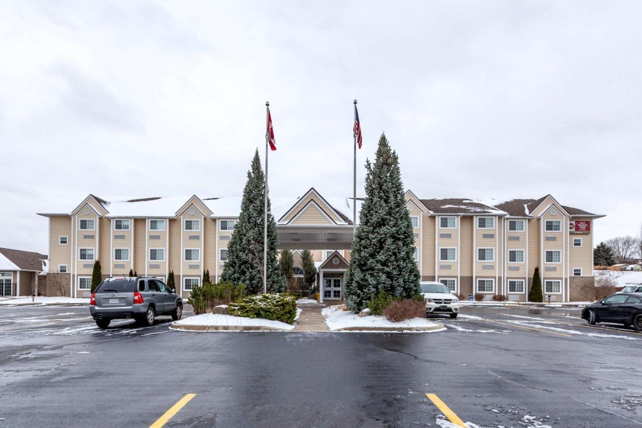Best Western Plus Woodstock Inn & Suites Exterior photo