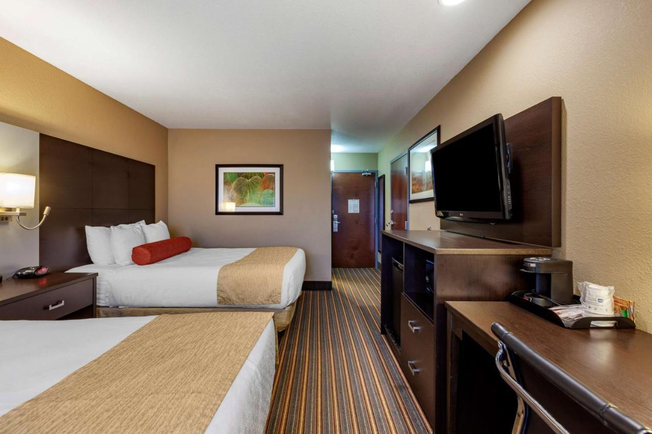 Best Western Plus Woodstock Inn & Suites Exterior photo
